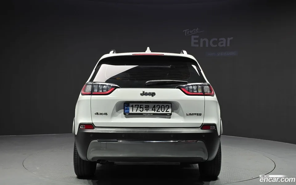 Jeep Cherokee 2.4 AWD 2022 — миниатюра 4