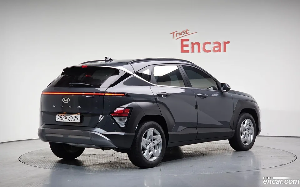 Hyundai Kona Hybrid 2023 — миниатюра 2