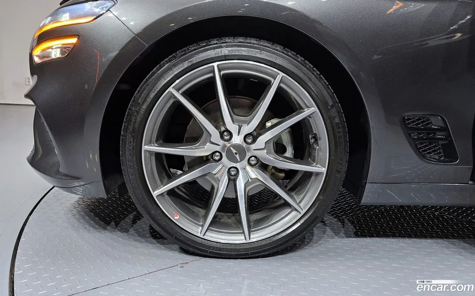 Genesis G70 2.0T 2WD 2022 — миниатюра 5