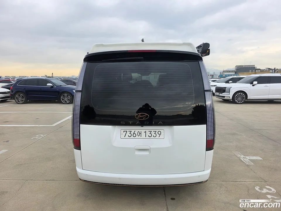 Hyundai Staria 4WD 2023 — миниатюра 4
