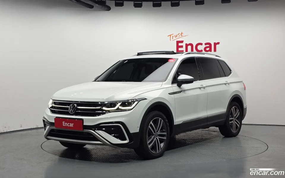 Volkswagen Tiguan Allspace 2.0 TSI 2023 — фото 1, купить с доставкой в Москву