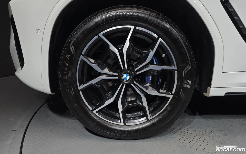 BMW X4 xDrive20i M 2022 — миниатюра 5