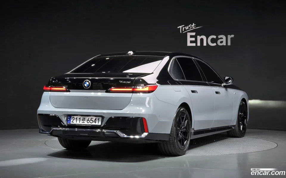 BMW 7 Series 740d xDrive M 2025 — миниатюра 2