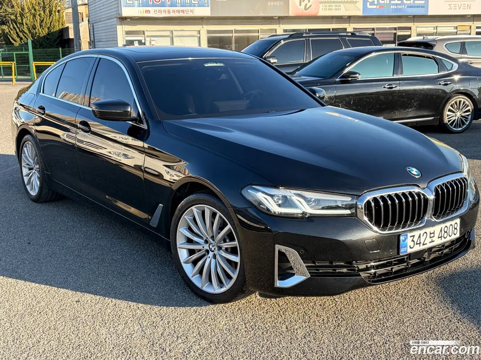 BMW 5 Series 530i 2023 — фото 1, купить с доставкой в Москву