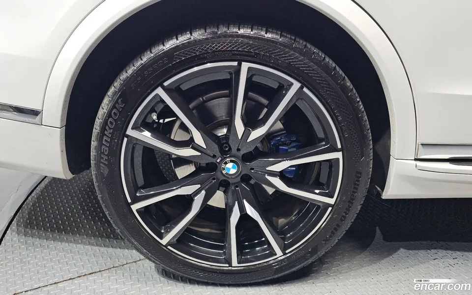 BMW X7 xDrive 40i M 6 2022 — миниатюра 5