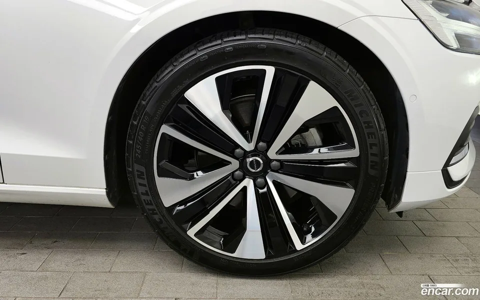 Volvo S60 B5 2023 — миниатюра 5