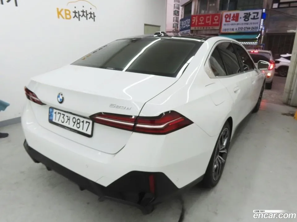 BMW 5 Series 523d M 2024 — миниатюра 3