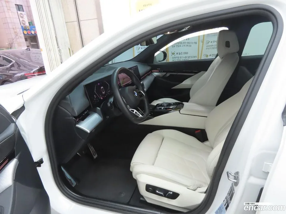 BMW 5 Series 523d M 2024 — миниатюра 5