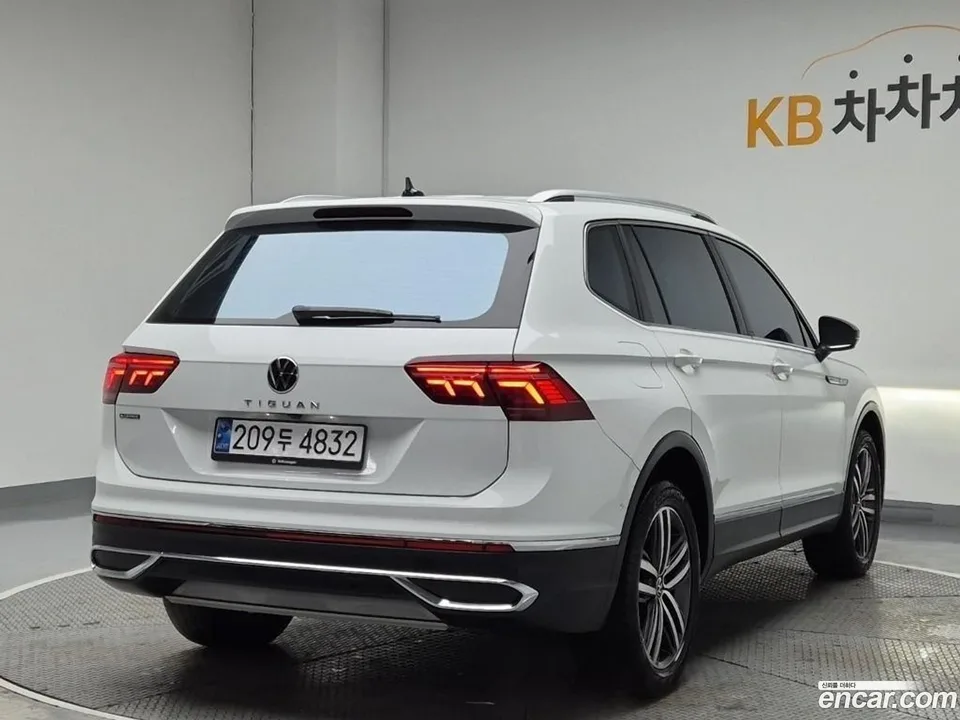 Volkswagen Tiguan Allspace 2.0 TSI 2024 — миниатюра 3