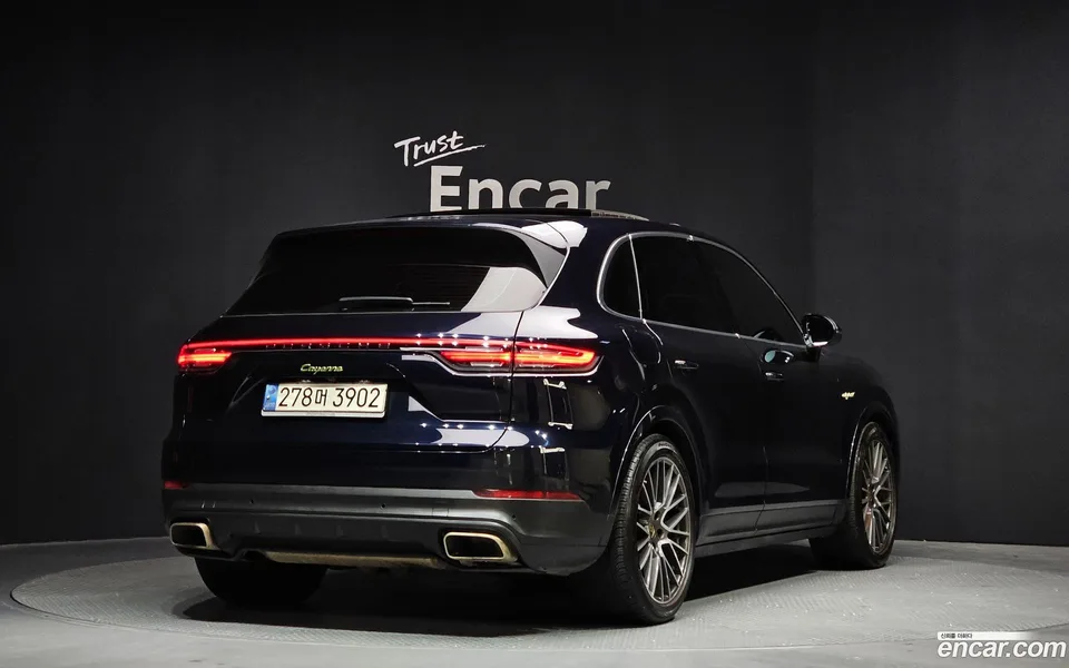 Porsche Cayenne 3.0 E- 2022 — миниатюра 2