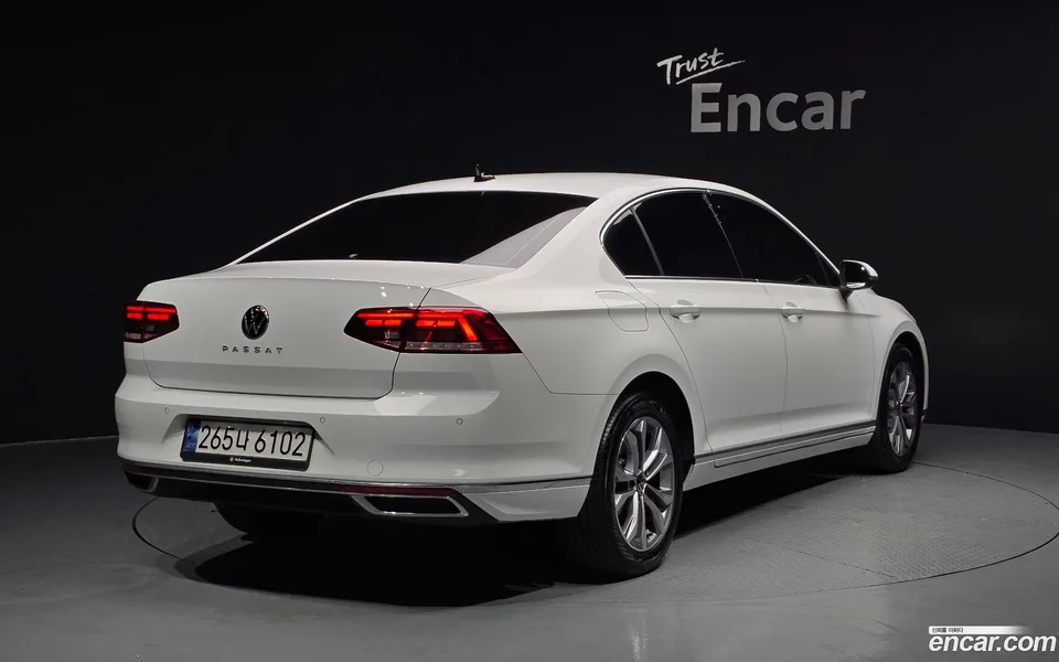 Volkswagen Passat GT 2.0 TDI 2022 — миниатюра 2