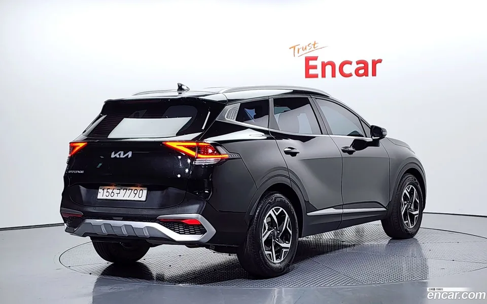Kia Sportage 2.0 2WD 2022 — миниатюра 2