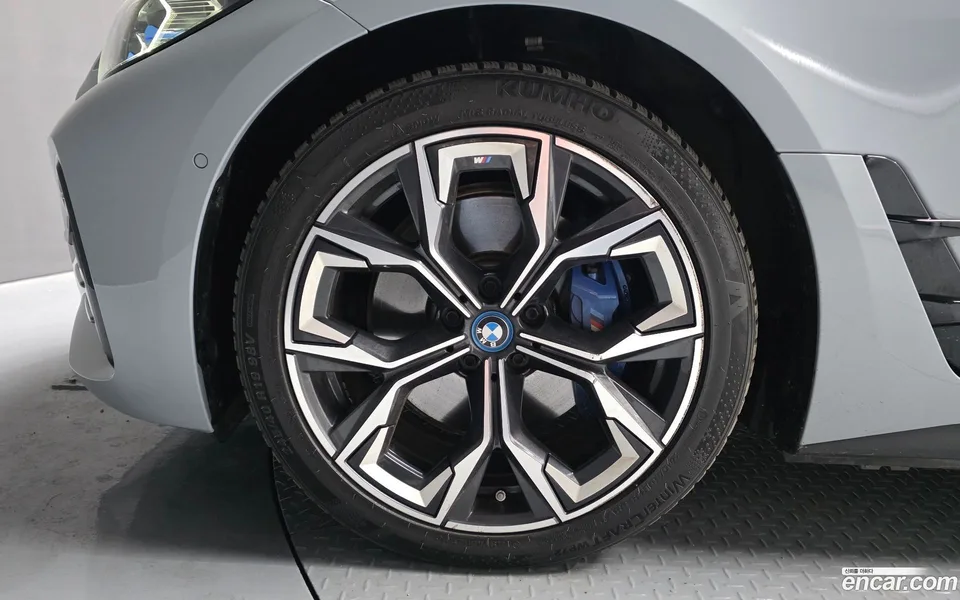 BMW i4 eDrive40 M 2022 — миниатюра 5