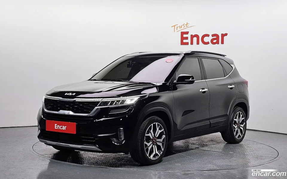 Kia Seltos 1.6 2WD 2022 — фото 1, купить с доставкой в Москву
