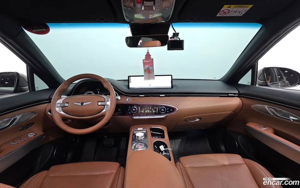 Genesis GV70 2.5T 2WD 2022 — фото 1, купить с доставкой в Москву