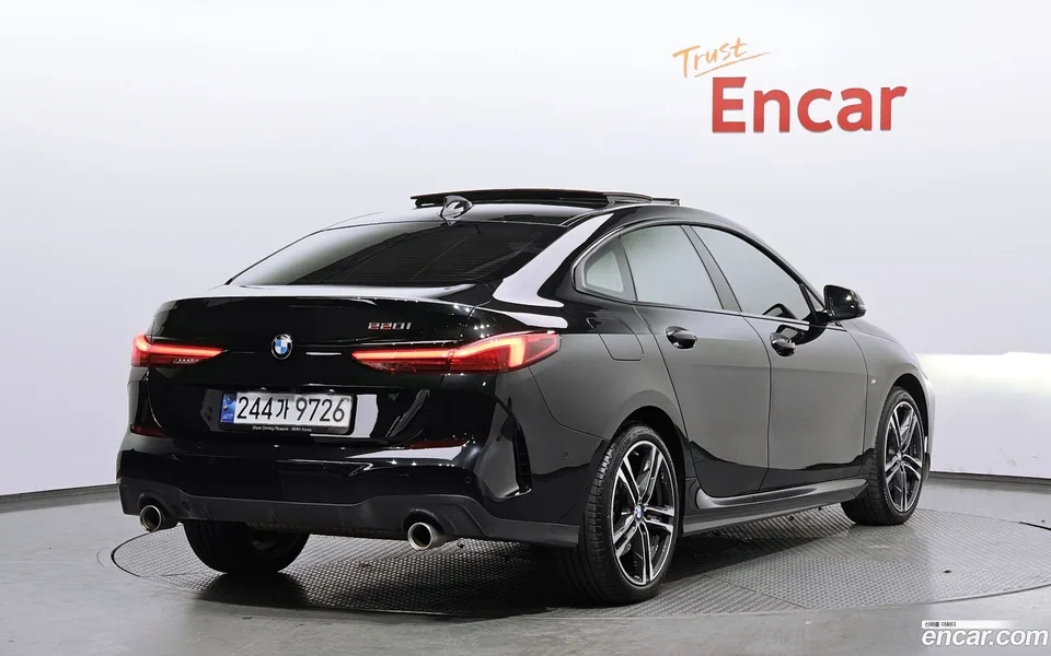 BMW 2 Series Gran Coupe 220i M 2023 — миниатюра 2