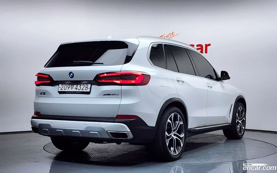 BMW X5 xDrive 30d xLine 2022 — миниатюра 2