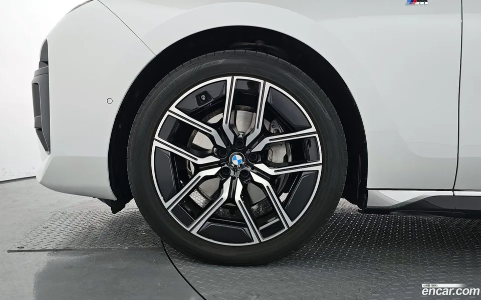 BMW 7 Series 740d xDrive M 2025 — миниатюра 5