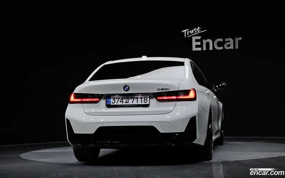 BMW 3 Series 320i M 2023 — миниатюра 4