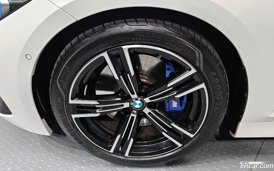 BMW 3 Series 320i M 2023 — миниатюра 5