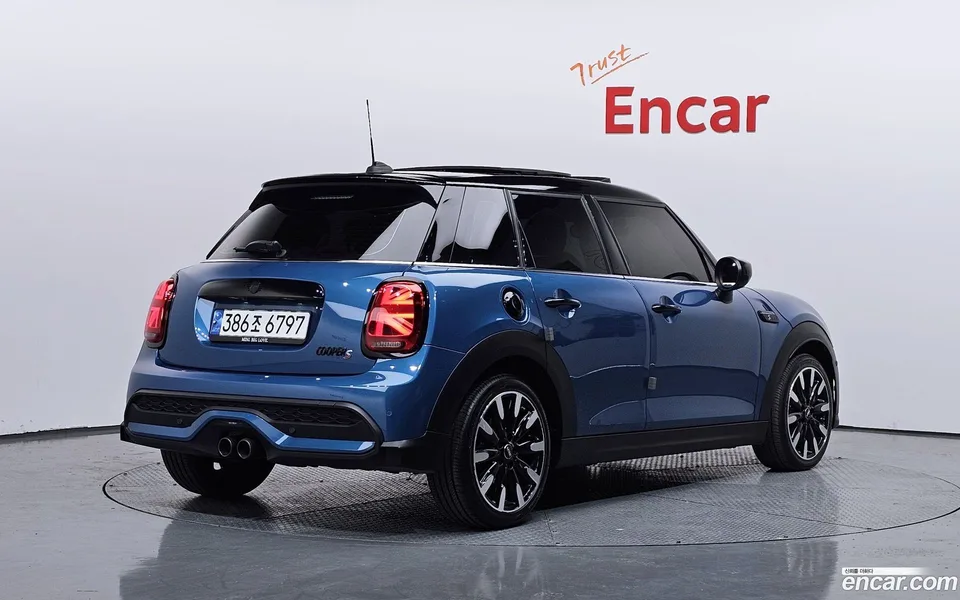 MINI Cooper S 5 2022 — миниатюра 2