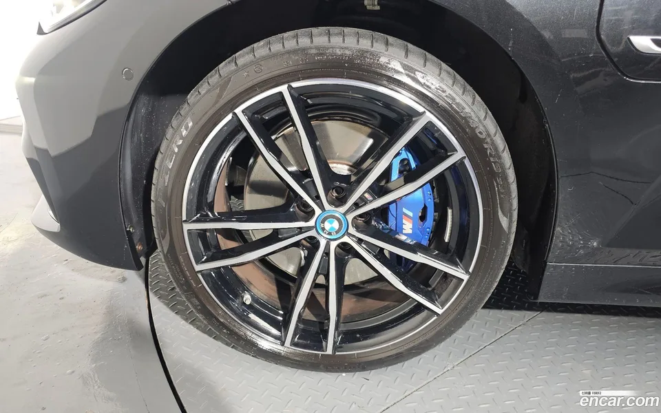 BMW 3 Series 330e M 2022 — миниатюра 5