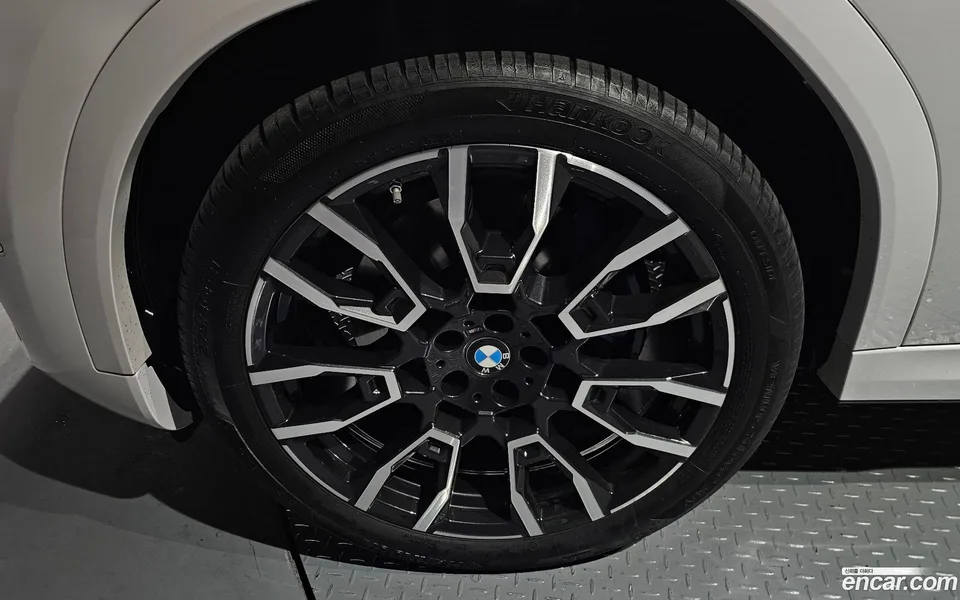 BMW X6 xDrive40i M 2023 — миниатюра 5