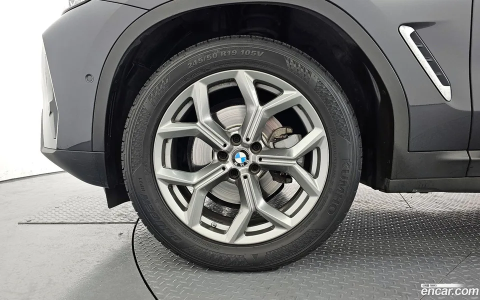 BMW X4 xDrive20i xLine 2022 — миниатюра 5