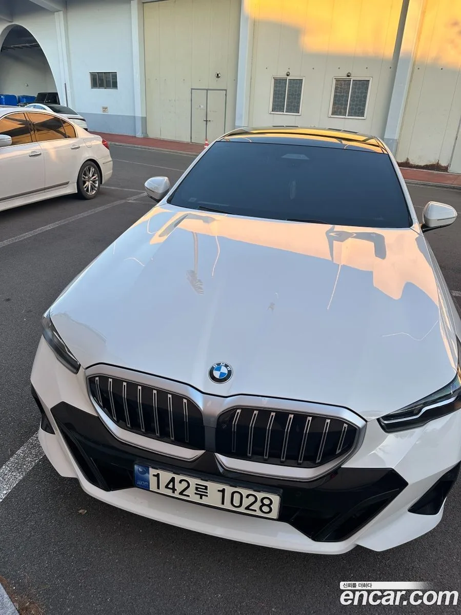 BMW 5 Series 530i xDrive M 2024 — миниатюра 2
