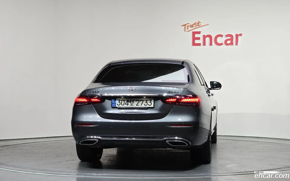 Mercedes-Benz E-Class E350 4MATIC 2022 — миниатюра 4