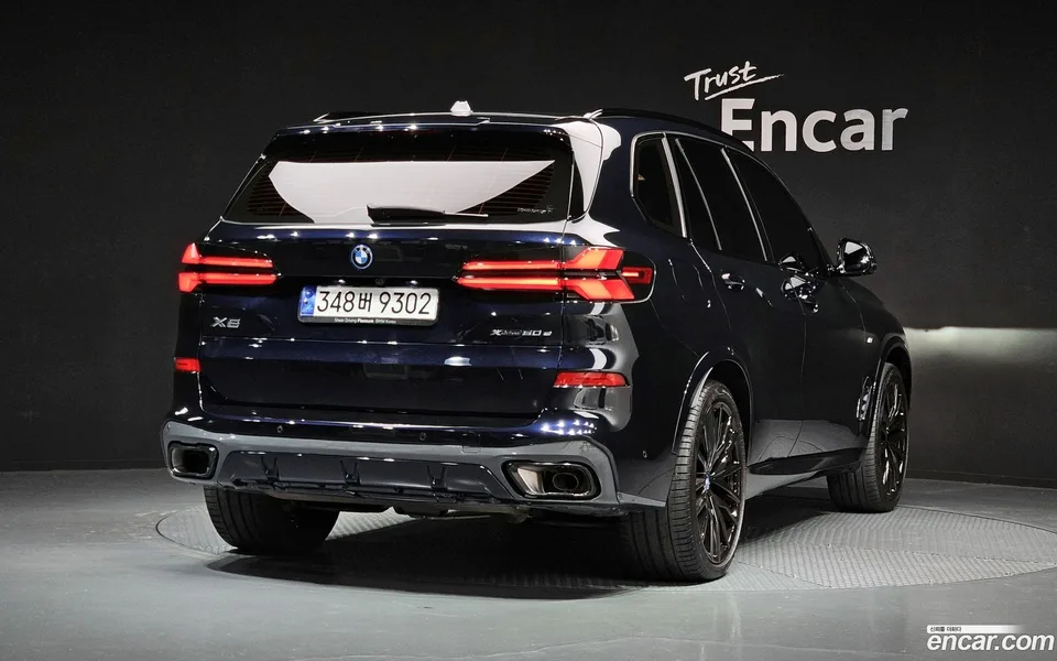 BMW X5 xDrive 50e M 2023 — миниатюра 2