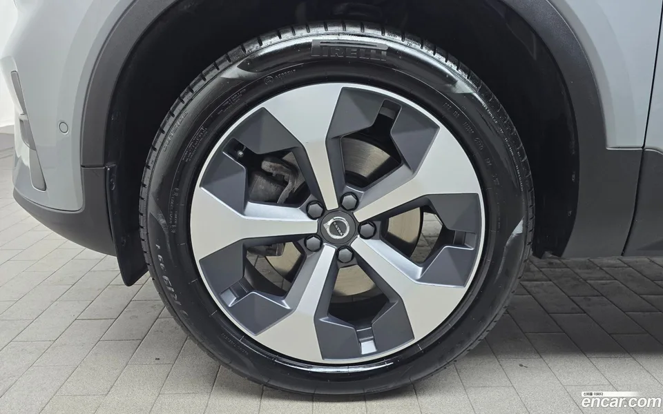 Volvo XC40 B4 2024 — миниатюра 5