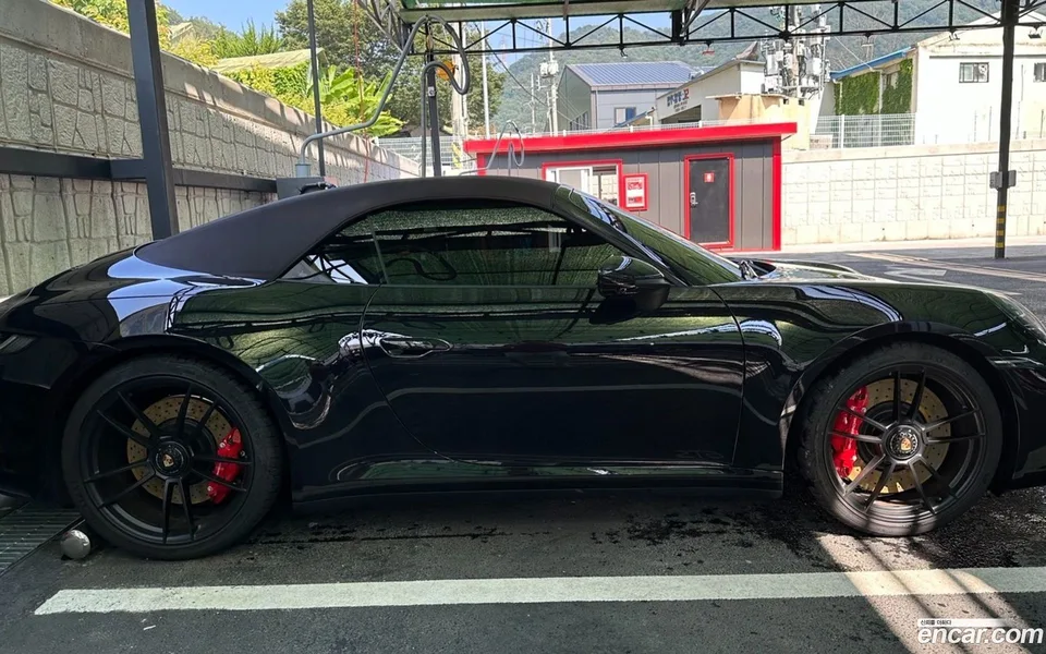 Porsche 911 (992) GTS 2023 — миниатюра 3