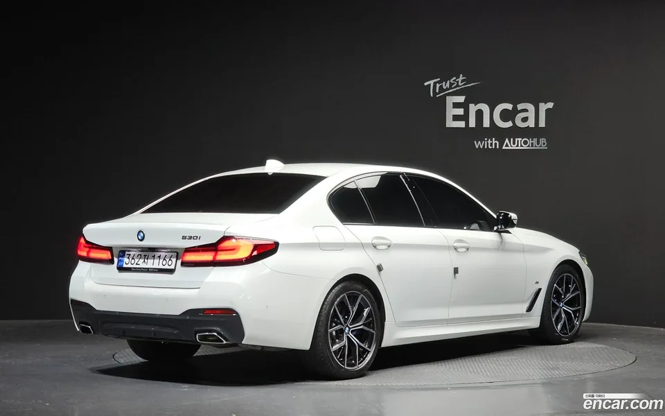 BMW 5 Series 530i M 2023 — миниатюра 2