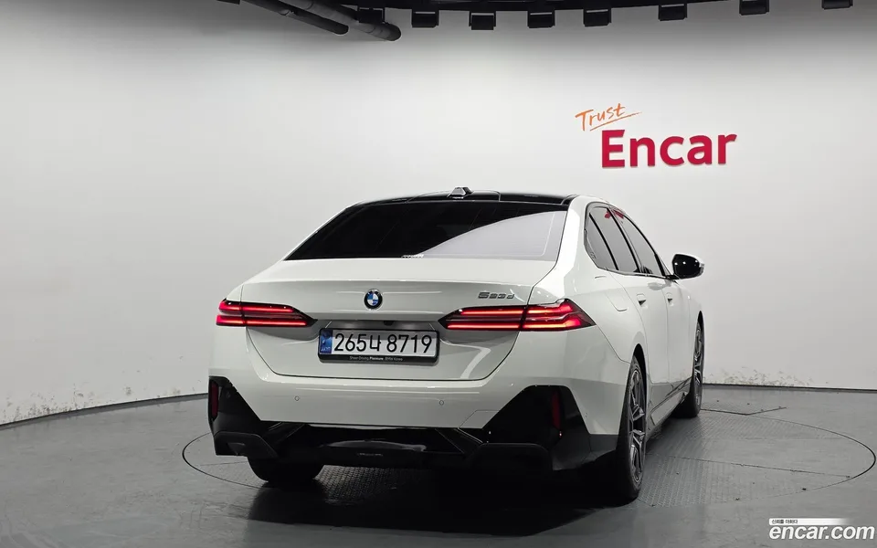 BMW 5 Series 523d M 2025 — миниатюра 4