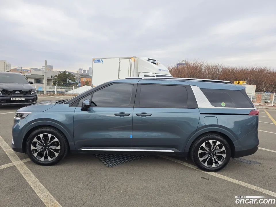 Kia Carnival 9 2022 — миниатюра 4