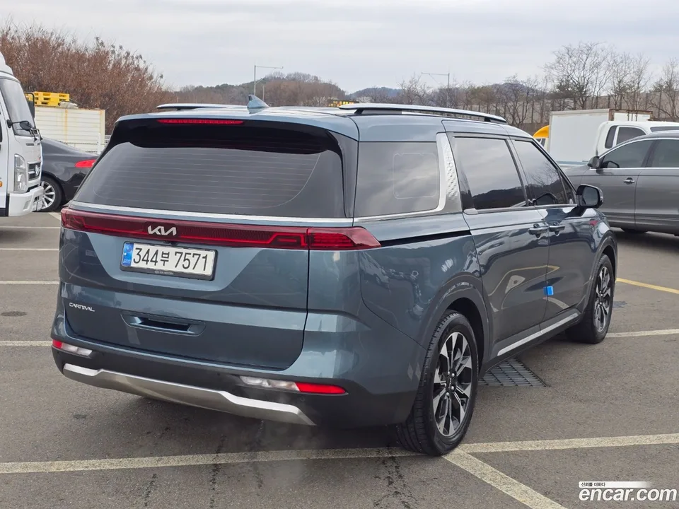 Kia Carnival 9 2022 — миниатюра 5