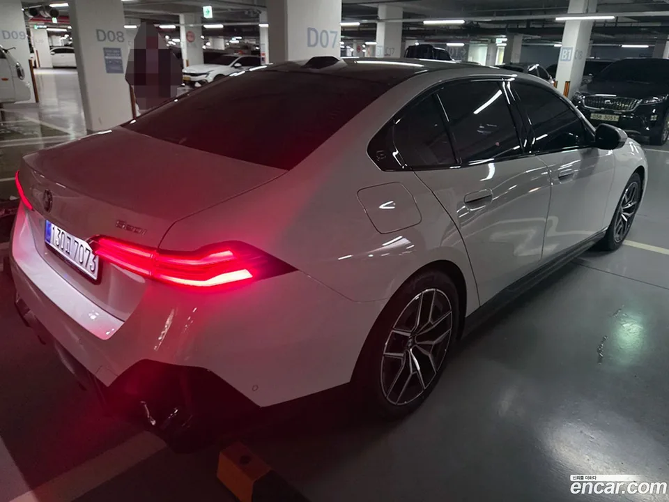 BMW 5 Series 520i M 2025 — миниатюра 5