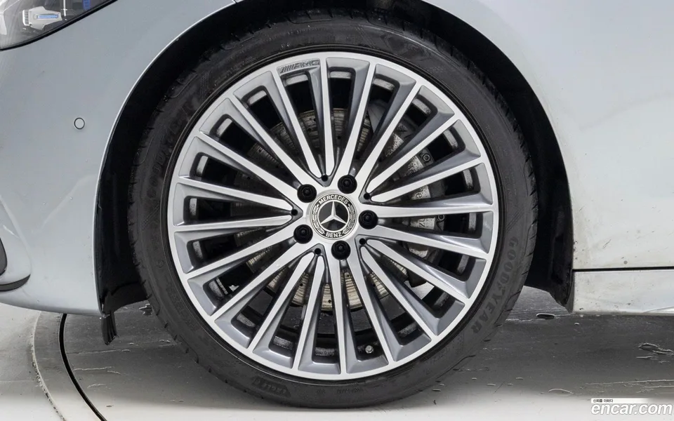 Mercedes-Benz C-Class C300 4MATIC AMG Line 2023 — миниатюра 5