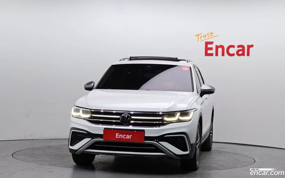 Volkswagen Tiguan Allspace 2.0 TSI 2023 — миниатюра 3