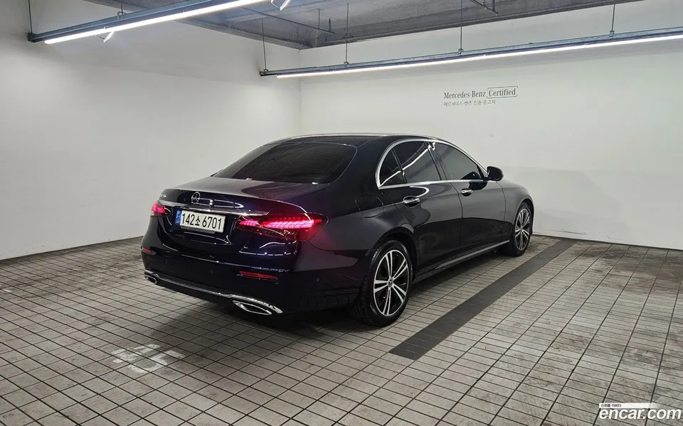 Mercedes-Benz E-Class E250 2022 — миниатюра 2