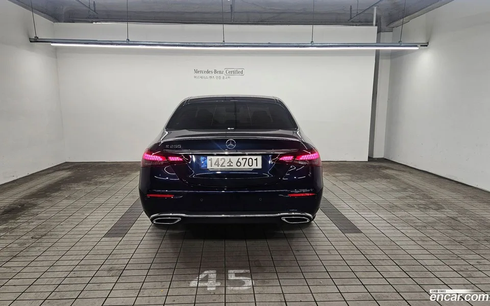 Mercedes-Benz E-Class E250 2022 — миниатюра 4