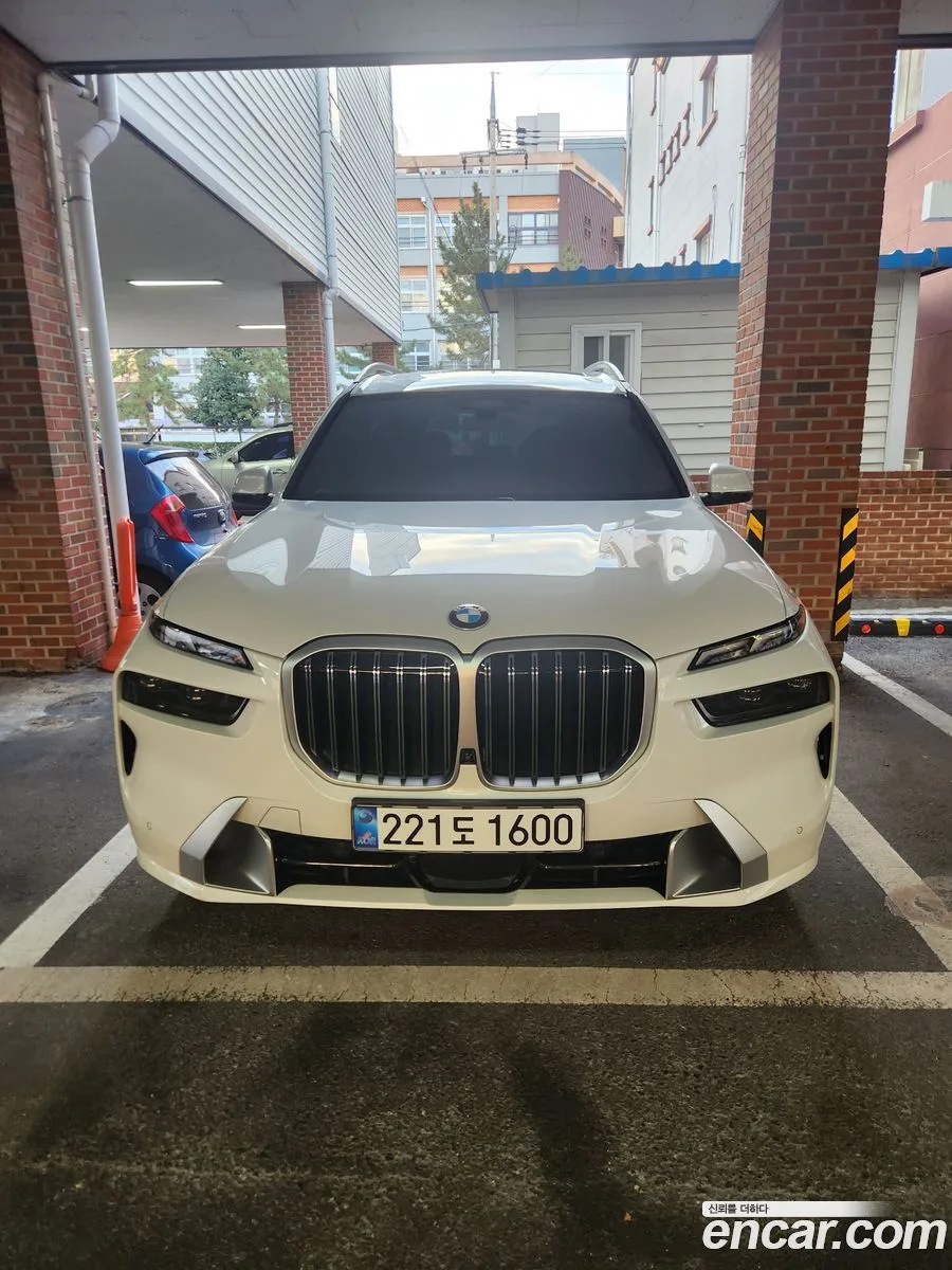 BMW X7 xDrive 40i 7 2024 — миниатюра 3
