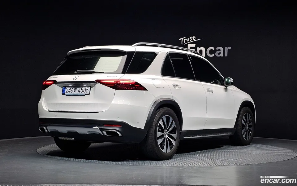 Mercedes-Benz GLE-Class GLE300d 4MATIC 2024 — миниатюра 2