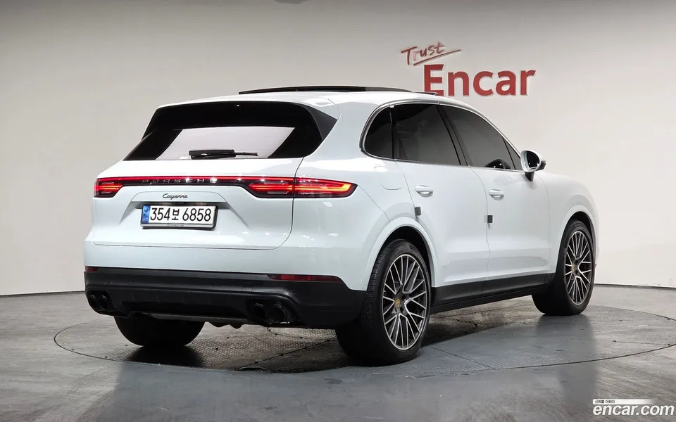 Porsche Cayenne 3.0 2023 — миниатюра 2