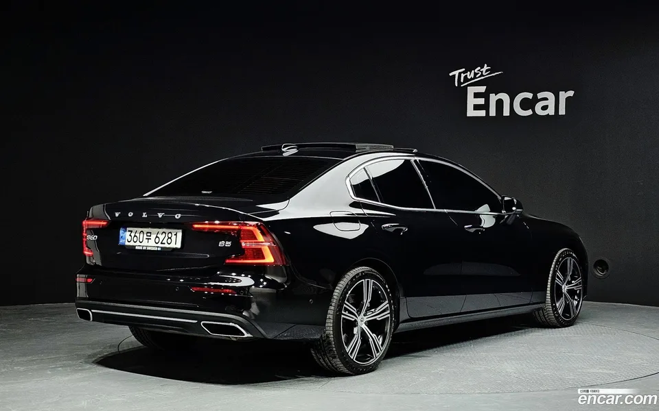 Volvo S60 B5 2022 — миниатюра 2