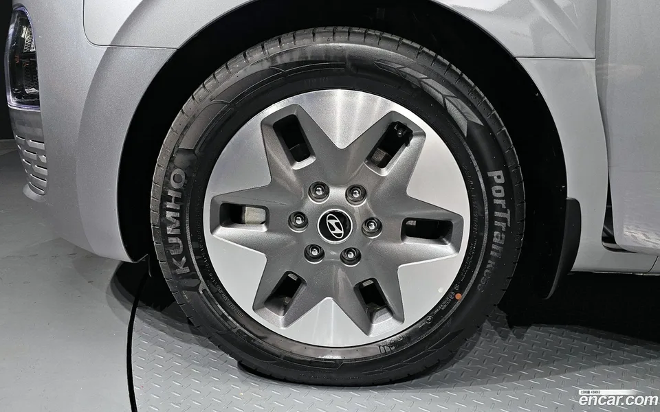 Hyundai Staria 11 2025 — миниатюра 5