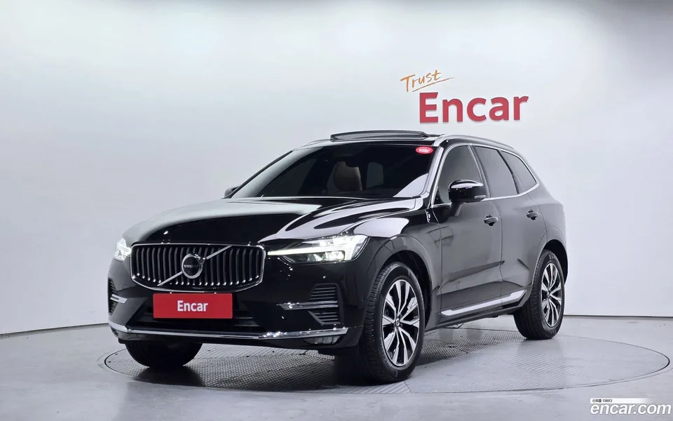 Volvo XC60 B5 2024 — фото 1, купить с доставкой в Москву