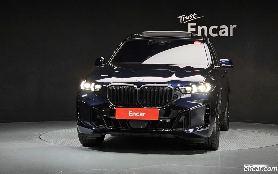 BMW X5 xDrive 50e M 2023 — миниатюра 3