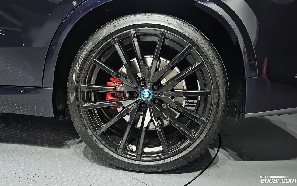 BMW X5 xDrive 50e M 2023 — миниатюра 5